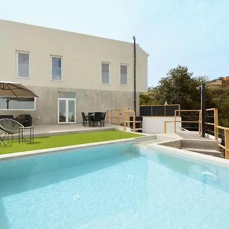 Con Piscina Y Vista Al Mar * Мойя