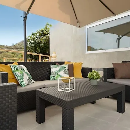 Con Piscina Y Vista Al Mar Вилла