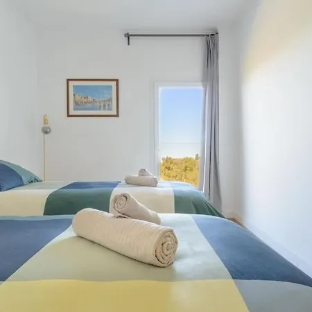 Con Piscina Y Vista Al Mar Вилла Мойя