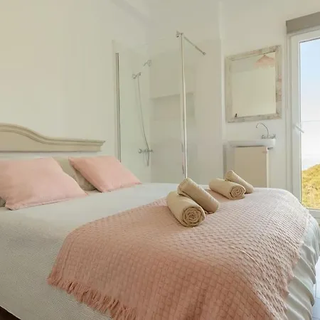 Con Piscina Y Vista Al Mar Вилла