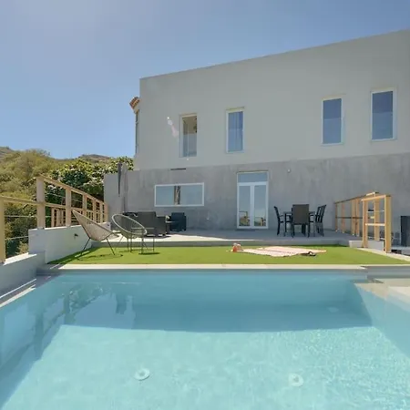 Вилла Con Piscina Y Vista Al Mar *